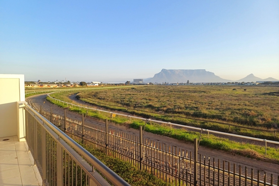 To Let 2 Bedroom Property for Rent in Royal Ascot Western Cape